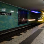 Festbrennweiten: U-Bahnhof Alexanderplatz - einfahrende Bahn