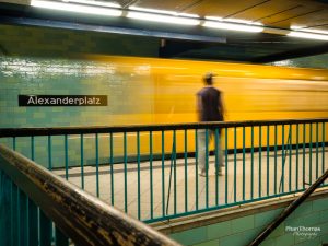 Festbrennweiten: U-Bahnhof Alexanderplatz - Trainspotting?