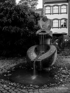 Altstadt Köpenick: Langzeitbelichtung eines Brunnens