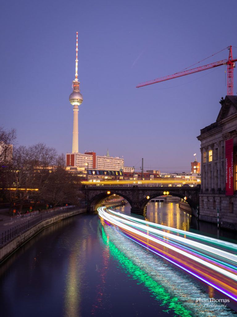 Berlin Mitte: Bunte Spree