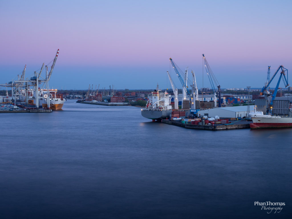 Langzeitbelichtung im Hamburger Hafen