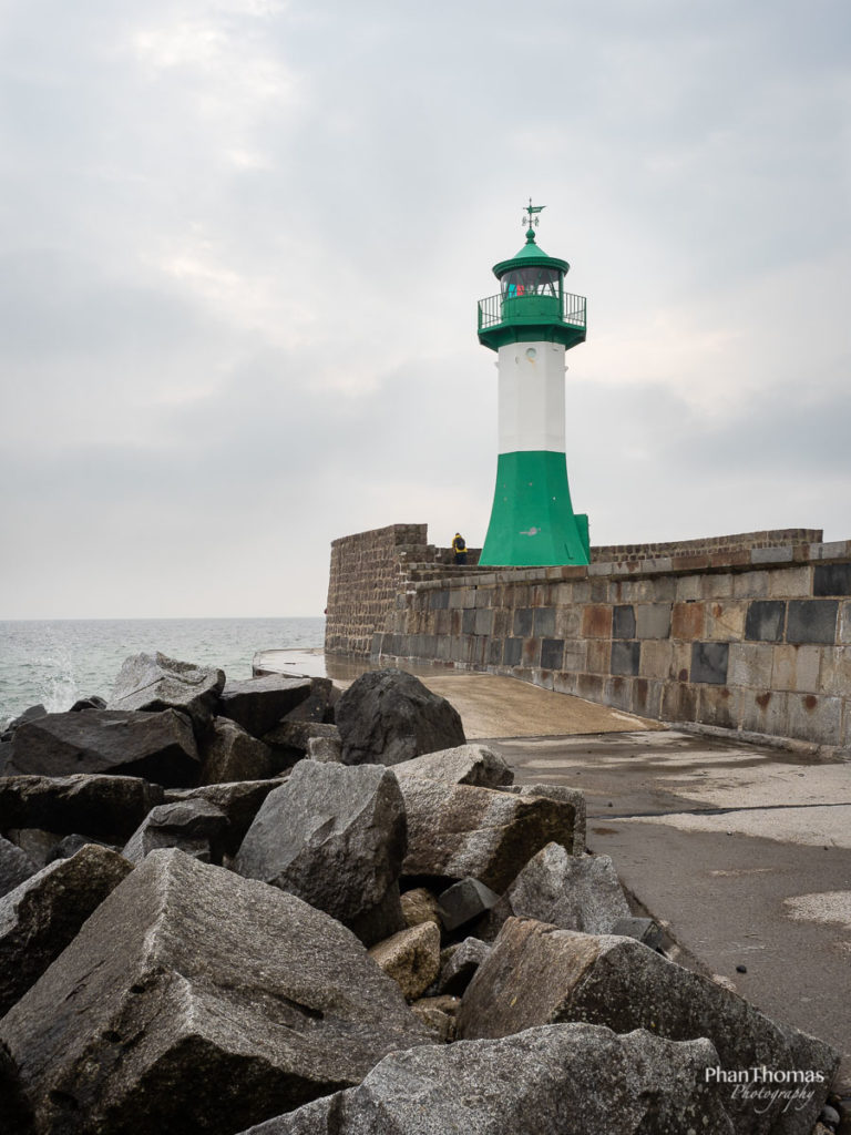 Leuchtturm in Sassnitz von der Mole aus