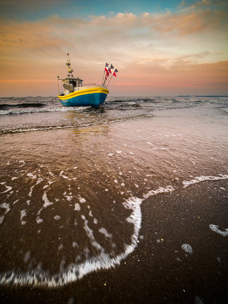 Boot im Hintergrund