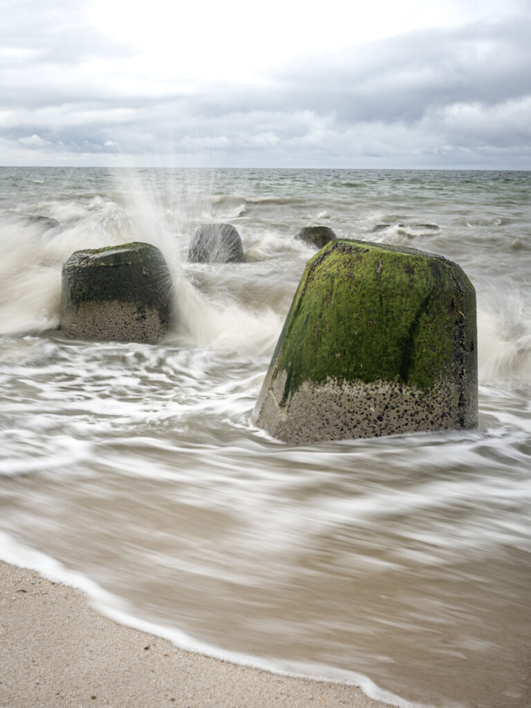 Tetrapoden in der Brandung